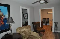 Downtown Carrollton - Backyard Bungalow Hotels in Carrollton