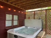 Cozy Coosawatee Cabin on top of Eagle Mountain with hot tub, fire pit and fun!!