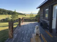 Rustic log cabin in the beautiful Wyoming Black Hills!