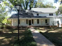 Completely remodeled historical home on the Tanglefoot Trail
