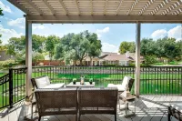 5Bedroom w/Heated Pool, Fire Pit, Baby Gear, Wifi, Central Location