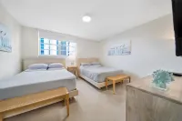 Luxe Hollywood Beachfront Condo