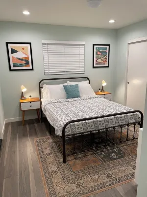 Remodeled Private 3BD, Hot Tub Woof Woof and Parking Hotels in Mid-City