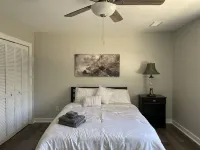 Amazing House 3 min to Lake Lanier Sleeps 6