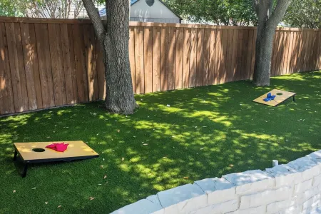 NEW King Bed Citrus Serene on Flower Mound Отели рядом с достопримечательностью «Stay N' Play»