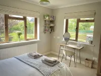 Cosy 3-bedroom home with garden and log burner, close to the City of Bath. Hoteles cerca de Wiltshire Music Centre