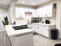 New 3 BR, Gated Parking, Sleep 8, Walk to BLVD Hotels in Lancaster