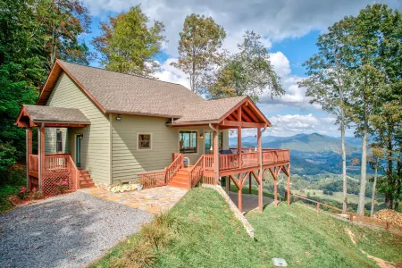 Unbelievable Views, Hot Tub, Fire Pit, Fire Table, Indoor Fireplace