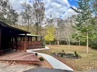 Boulder Lodge Cabin on Lake with Kids Inflatables