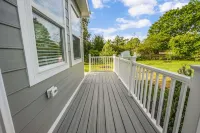 Greystone Manor - Magnificent!  Sleeps 10  Center of Town