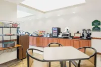 Wingate by Wyndham Green Bay/Airport - breakfast