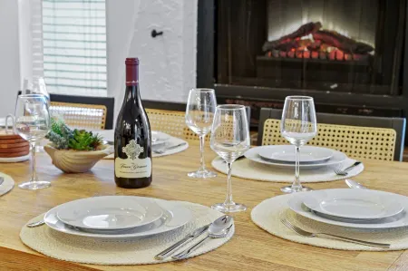 Backyard Games, Fire Pit, Heated Pool, Near Beach