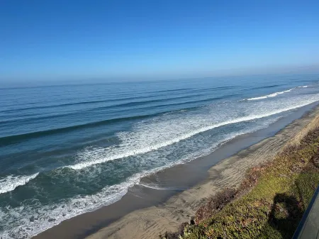 GOT Dolphins?  Cliffside Ocean Views, 2 Bed, 2 Bath, Kid & Pet Friendly.