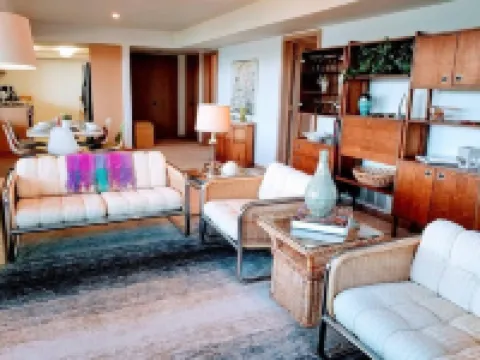 GIG Harbor- Secluded Apartment with Million Dollar View.  10-Minute Walk to Town