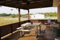 First Monday ~New to VRBO~ Brasher Family Farm: Roughly 6 miles to First Monday