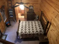 American Indian Decorated Log Cabin On Toccoa River Awaits Your Arrival!