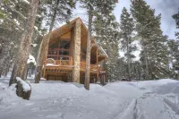 Luxury Cabin - views, location, perfect for families, 4 miles from Breckenridge