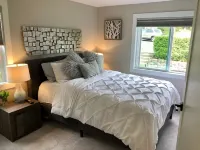 Downtown Kirkland Lakeview House and Guest Cottage