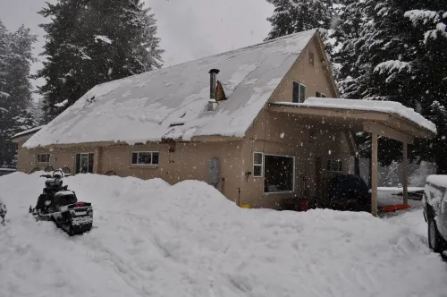 5 Bedroom House Sleeps 20 - Year round access!!