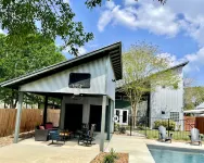 Lovely, Bright Modern House, Short Walk to Main Street, Private Pool! - 4つ星