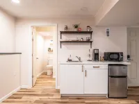 Private Studio with Kitchenette. Keyless Entry, Parking. Great for Extended Stay Hotels in Lysander