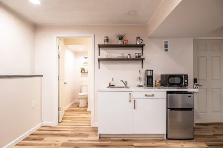 High end studio tailored to the business traveler