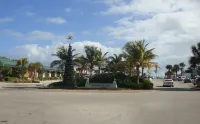 Island Living, Within Walking Distance To Beach Restaraunts Shops Parks Marina