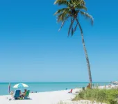 Beautiful waterfront condo 1200 sf Отели рядом с достопримечательностью «Cycle Co Cape Coral»