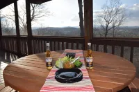 Heart of Aska! Close to Everything! Retreat and Unwind with Family and Friends!