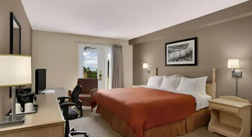 Travelodge Suites by Wyndham Saint John Hotel a Saint John