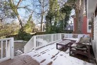 Artful 3BR King Beds in Historic District