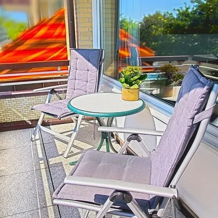 * NEW * 2014 renovated on the sandy beach family lagoon, balcony, free WiFi
