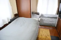 2 minute walk from the station Private accommodat Hotels near Digital Research Park Center