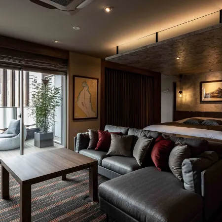 Y-Hotel