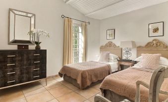 Exclusive Villa with Stunning Luberon Views