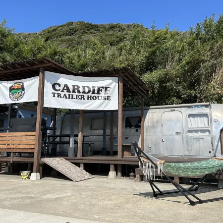 CARDIFF TRAILER HOUSE
