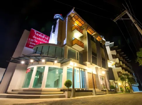 Light House Residence Các khách sạn gần Wat Si Mum Nuea