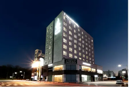 The Mains Hotel Отели в г. Чхонан