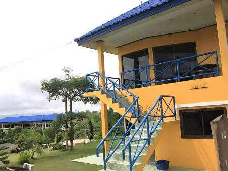 Anongnat Greenview Resort Отели рядом с достопримечательностью «Wat Khao Phaeng Ma»