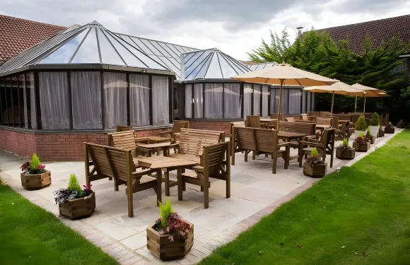 貝辛斯託克皇冠假日酒店