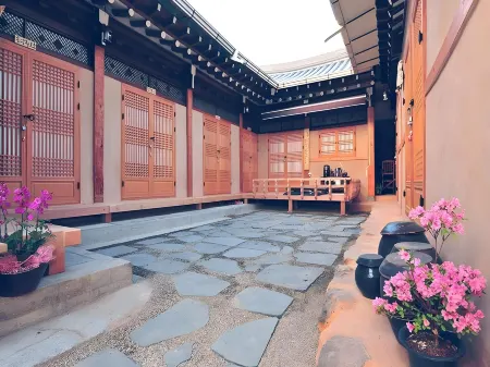 Jeonju Daraeheon Hanok Stay