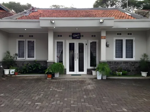 Elenor's Home - Airport Shuttle