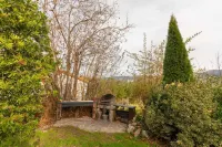 Vacation House, full rental for 17 people with Garden, Barbecue and Swimming Pool. Hotels in Enkarterri