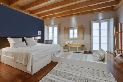 Charming Porto Apartment with City and River Views  호텔