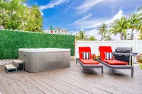 Huge 8 BR Heated Pool HotTub Tropical Oasis Villa