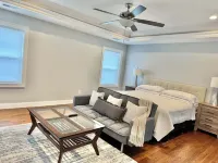 NEW Beach House - 3 blocks to the beach with beach Badges!