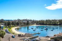 Coastal setting minutes from beach and shops