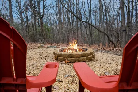 Private Spacious Mountain Top Retreat:3BRs+Bonus Room, Fire Pit