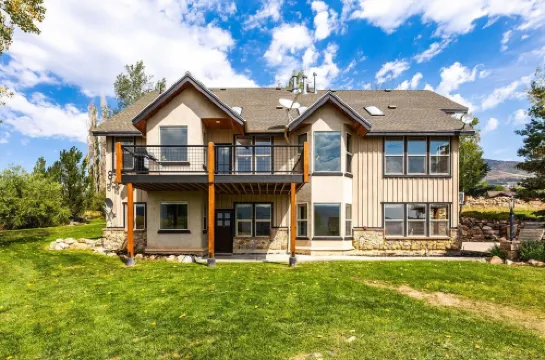 Cozy Guest Suite with Breathtaking Views