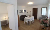 Villa ristrutturata con giardino privato recintato